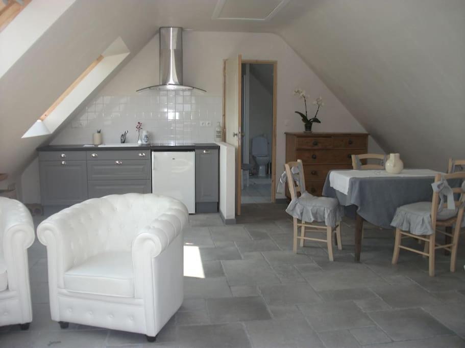 Appartement Terrasse, Campagne Et Mer à Troguery Extérieur photo